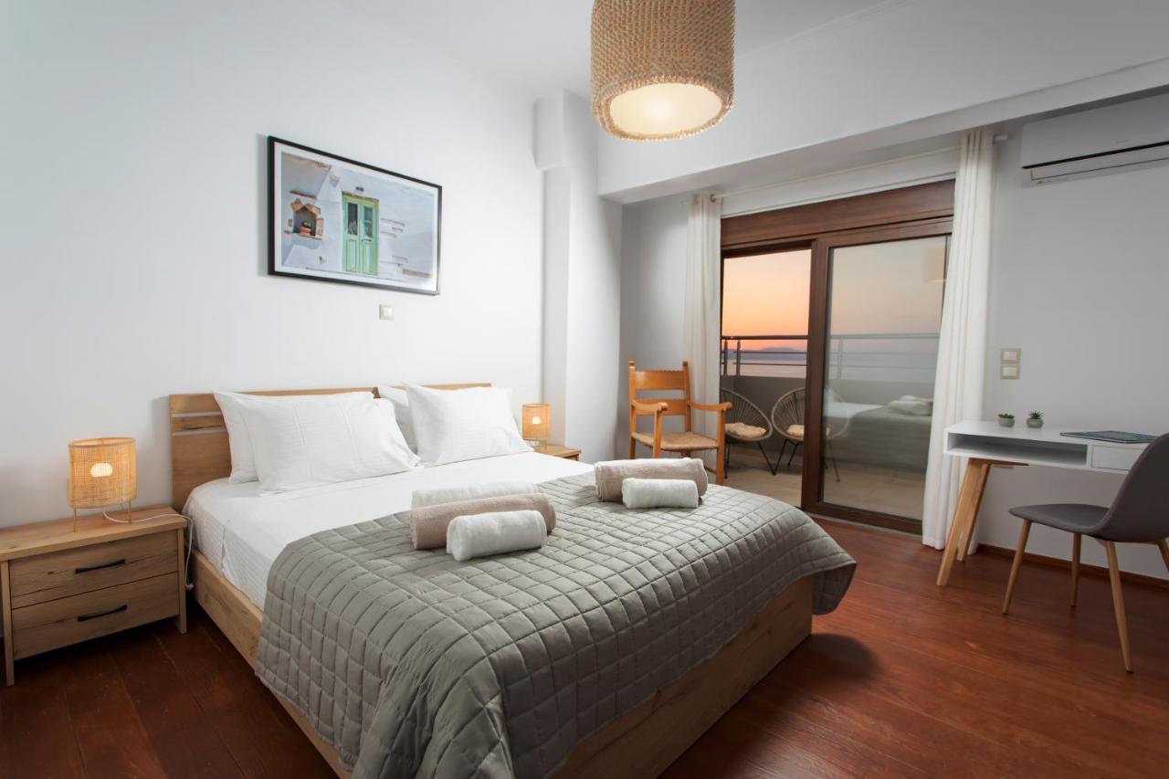 Overview Chania With Sea View And Amazing Sunset Buitenkant foto