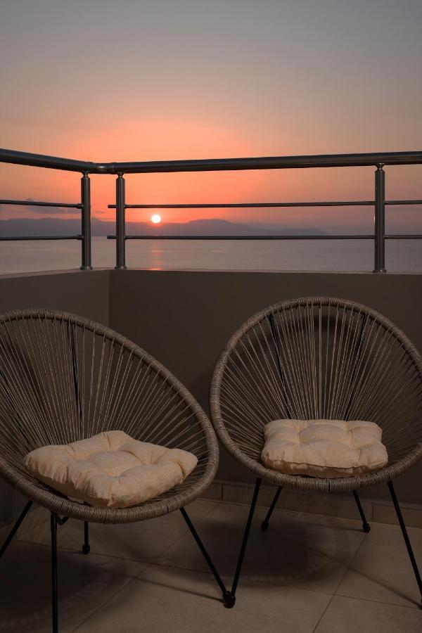 Overview Chania With Sea View And Amazing Sunset Buitenkant foto